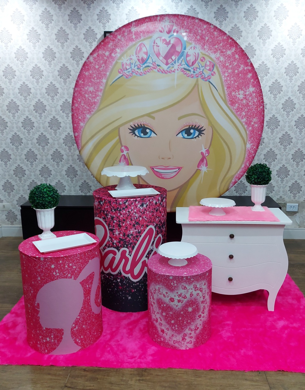 Kit Decor Barbie - Magic Pegue e Monte / Day Larocca Locação de Vestido de Festa