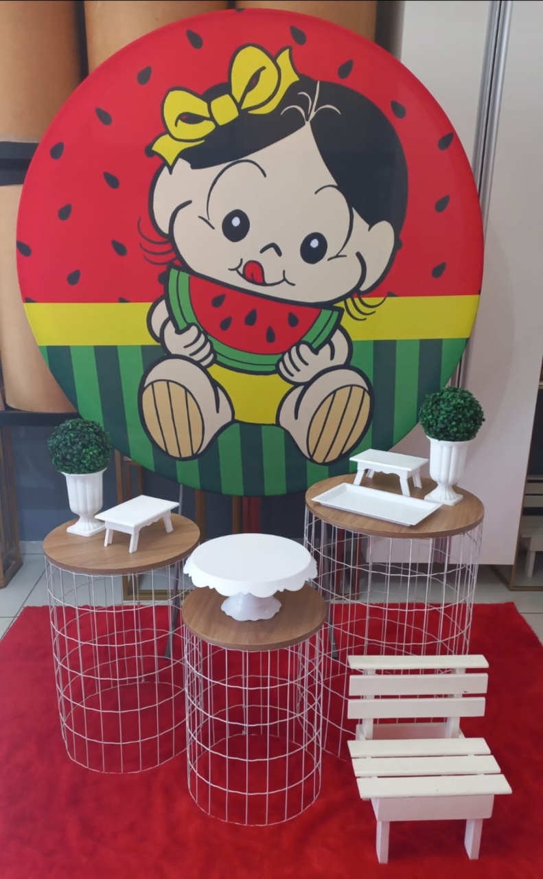 Kit Base Monica Baby + Banquinho - Magic Pegue e Monte / Day Larocca Locação de Vestido de Festa