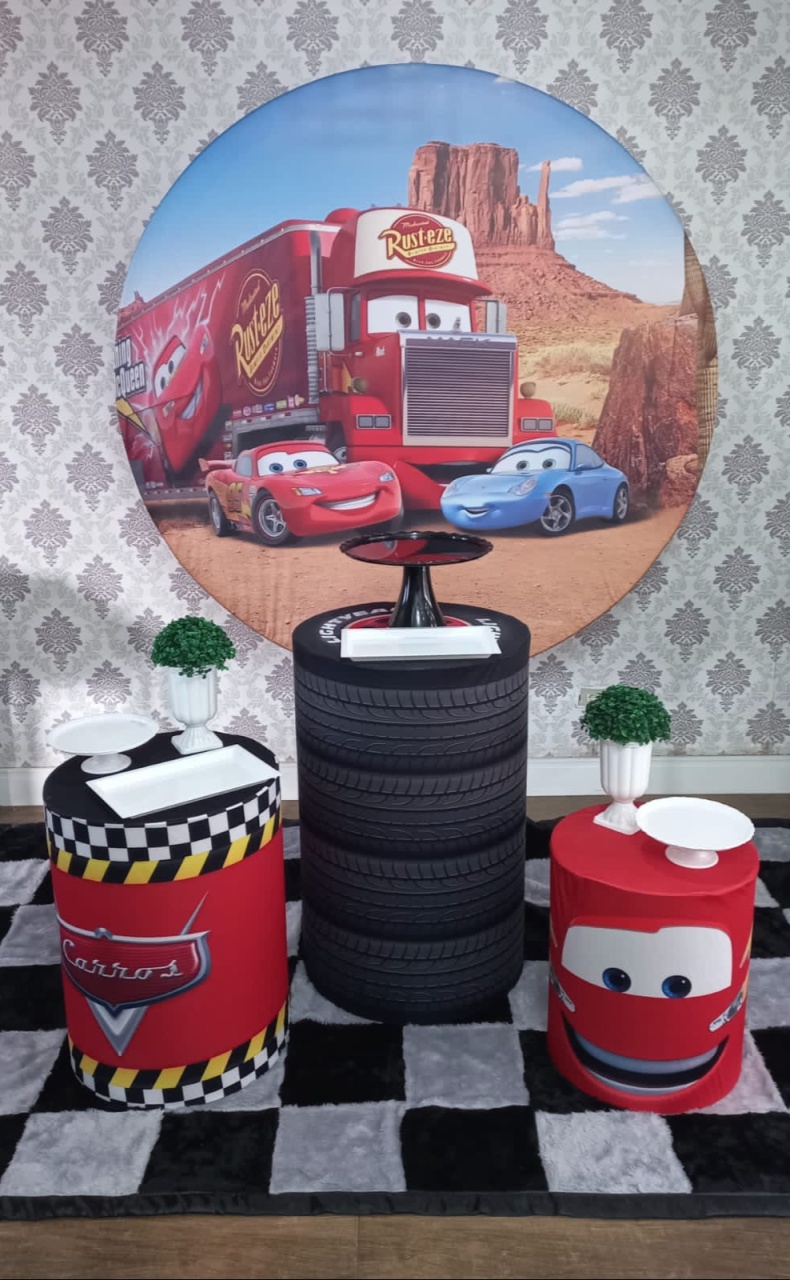 Kit Base Carros Mcquen - Magic Pegue e Monte / Day Larocca Locação de Vestido de Festa