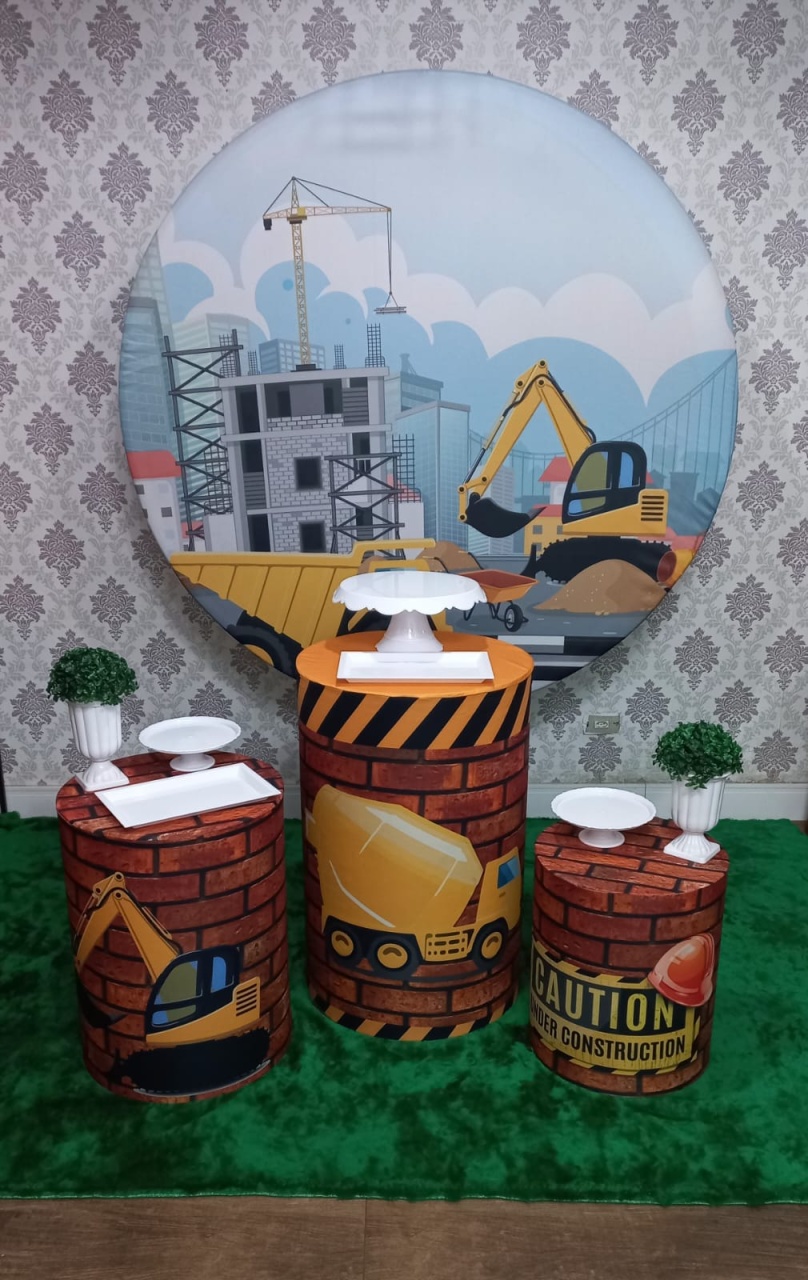 Kit Base Tratores Construção - Magic Pegue e Monte / Day Larocca Locação de Vestido de Festa