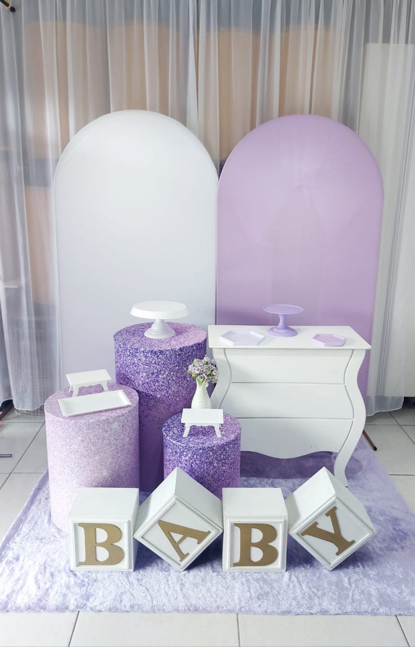 Kit Decor Chá Revelação Minimalista Lilás E Branco - Magic Pegue e Monte / Day Larocca Locação de Vestido de Festa