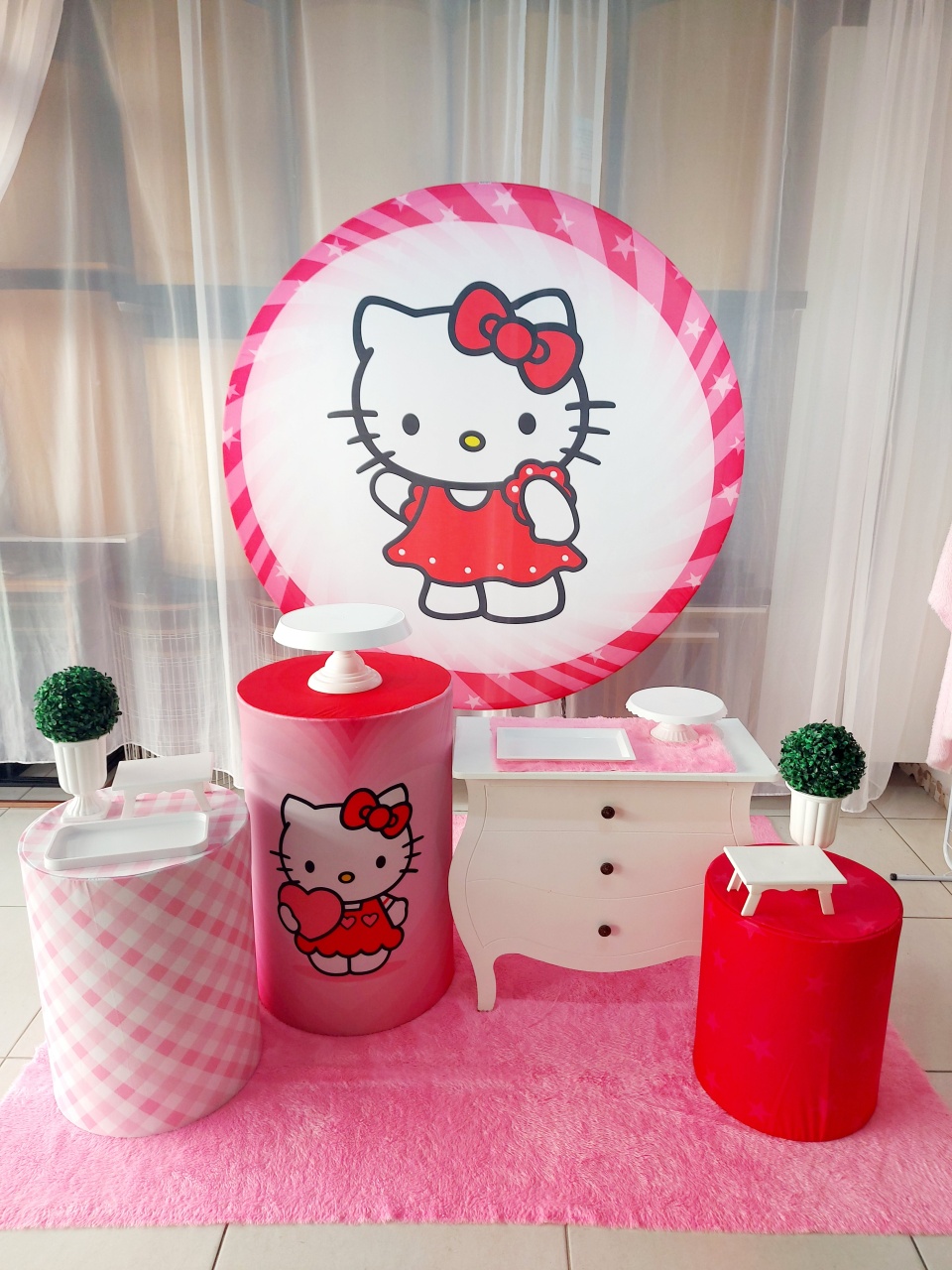 Kit Decor Hello Kit - Magic Pegue e Monte / Day Larocca Locação de Vestido de Festa