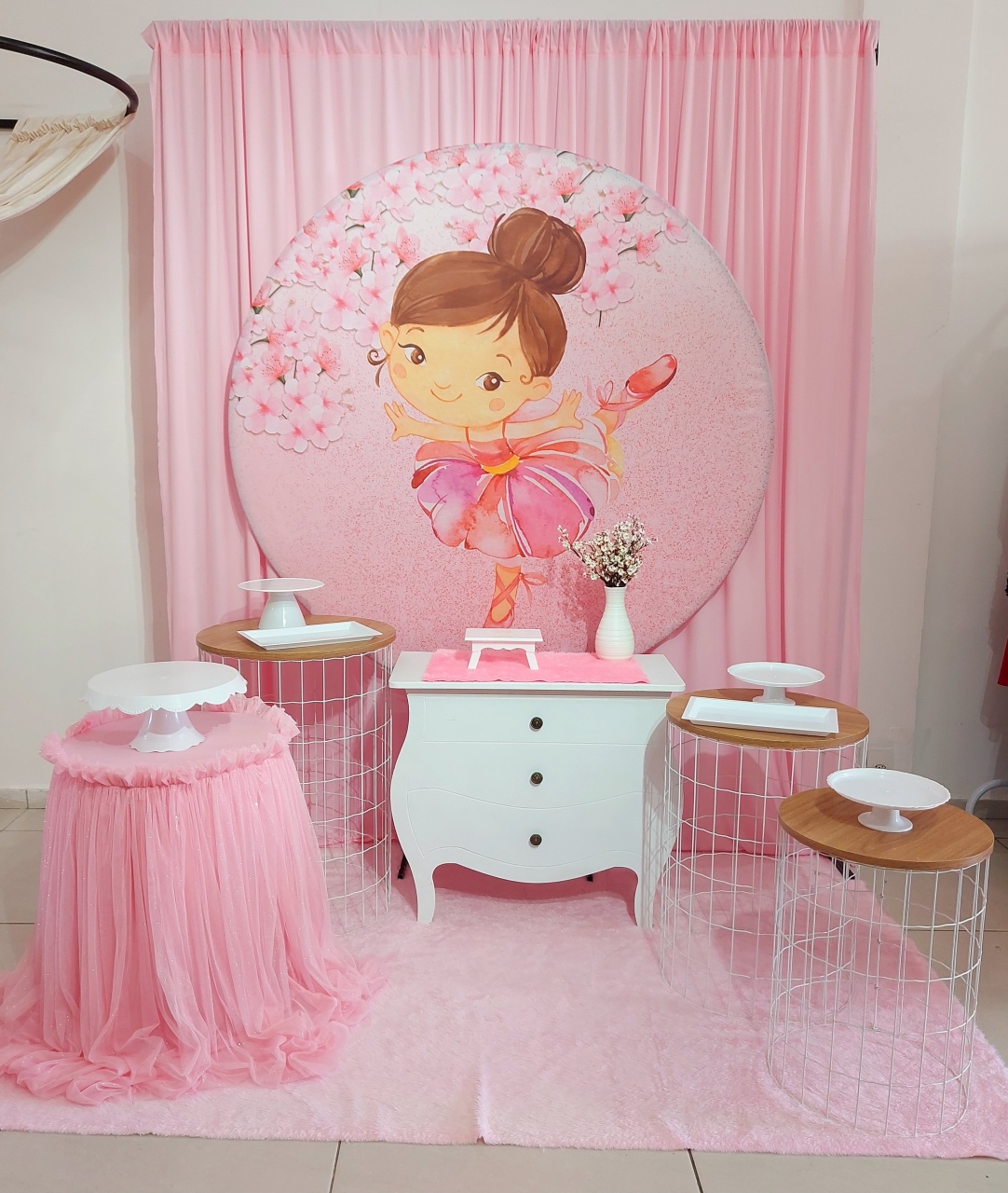 Kit Decor Bailarina 2 - Magic Pegue e Monte / Day Larocca Locação de Vestido de Festa
