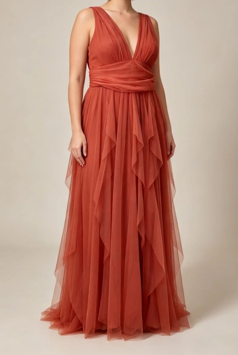 Vestido Terracota Babados Fluidos P - Magic Pegue e Monte / Day Larocca Locação de Vestido de Festa