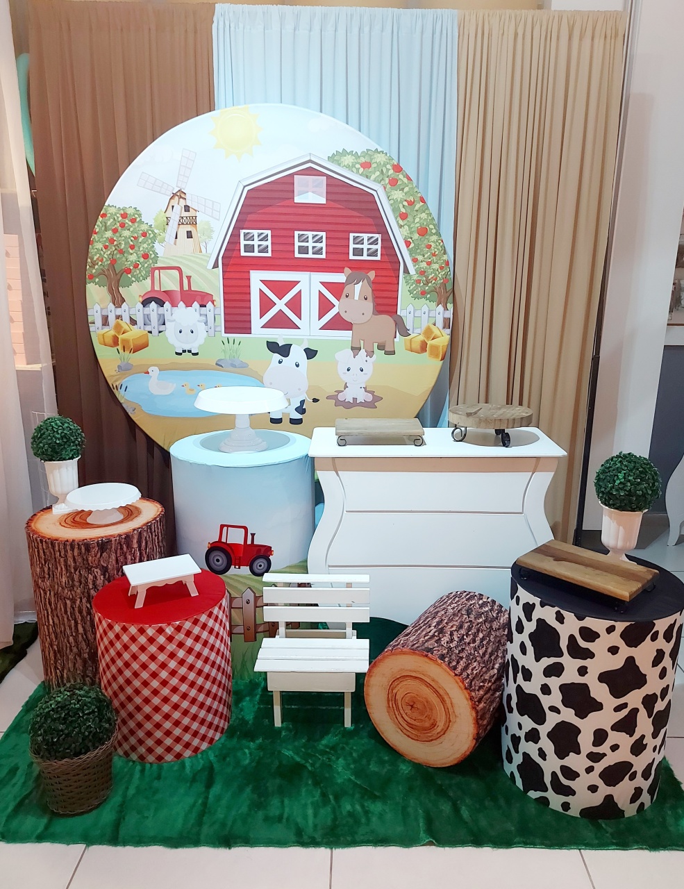 Kit Decor Fazendinha Menino - Magic Pegue e Monte / Day Larocca Locação de Vestido de Festa