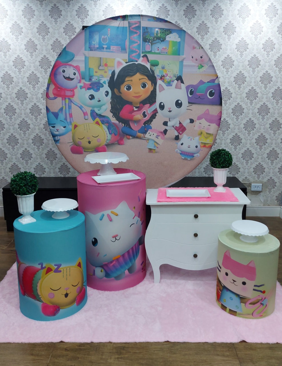 Kit Decor Casa Magica da Gaby - Magic Pegue e Monte / Day Larocca Locação de Vestido de Festa