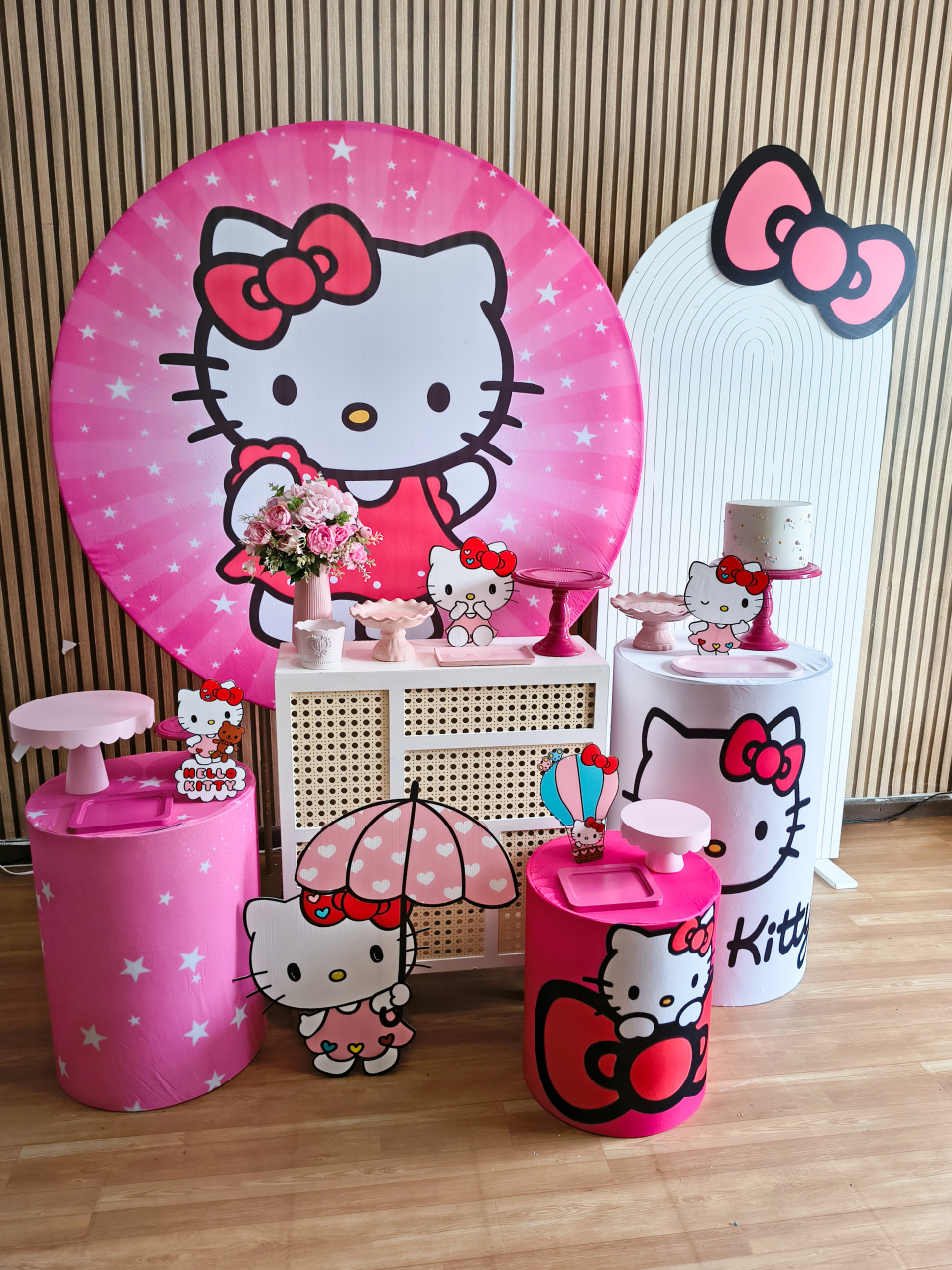 Kit Médio Hello Kitty - Lok Festas.BA