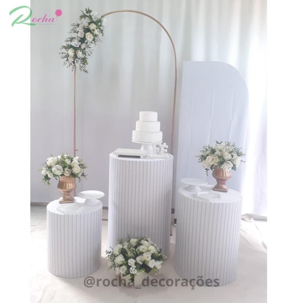 Branco, Batismo Com Arranjo No Painel Composição - Rocha Decorações