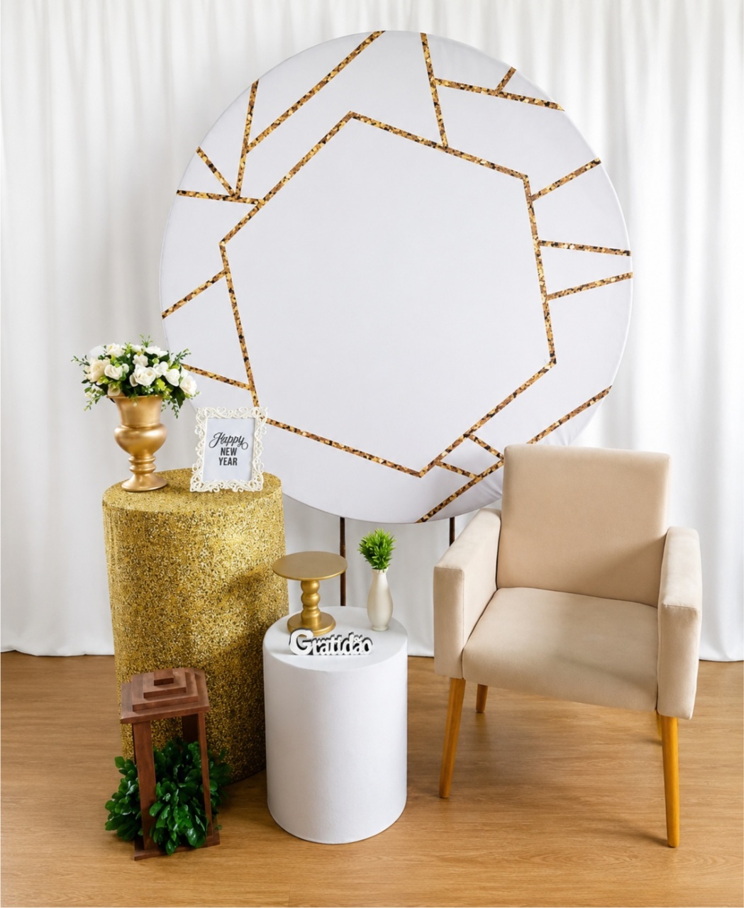 Cenario Branco Dourado - Rocha Decorações Pegue e Monte Itatiba