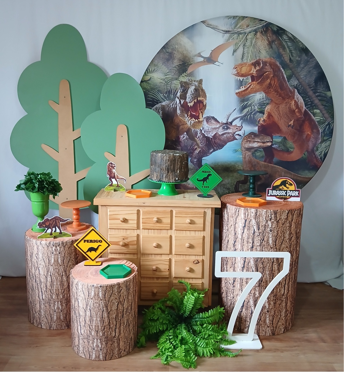 Dinossauro Composição K-3258 - Rocha Decorações Pegue e Monte Itatiba