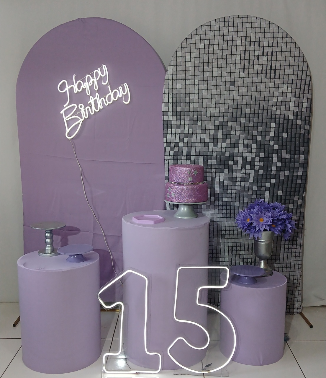 Lilas E Prata 15 Anos Composição I - Rocha Decorações