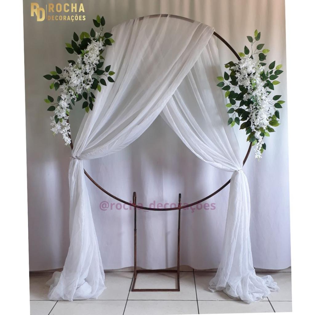 Painel Redondo Com Arranjo de Flores Branco - Rocha Decorações