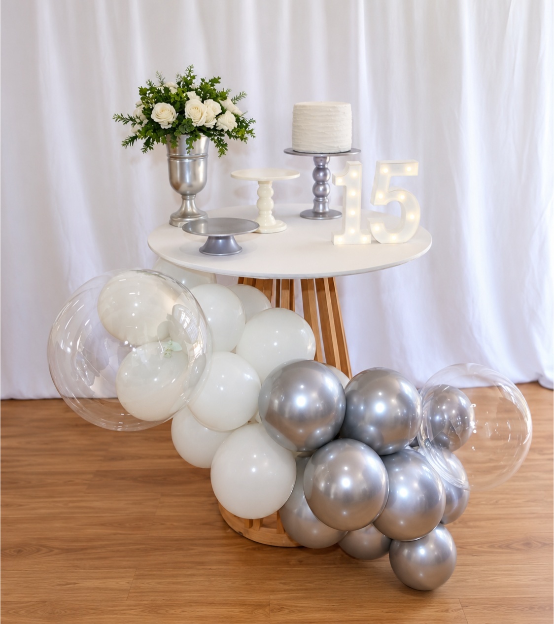 Prata E Branco Composição - Rocha Decorações Pegue e Monte Itatiba