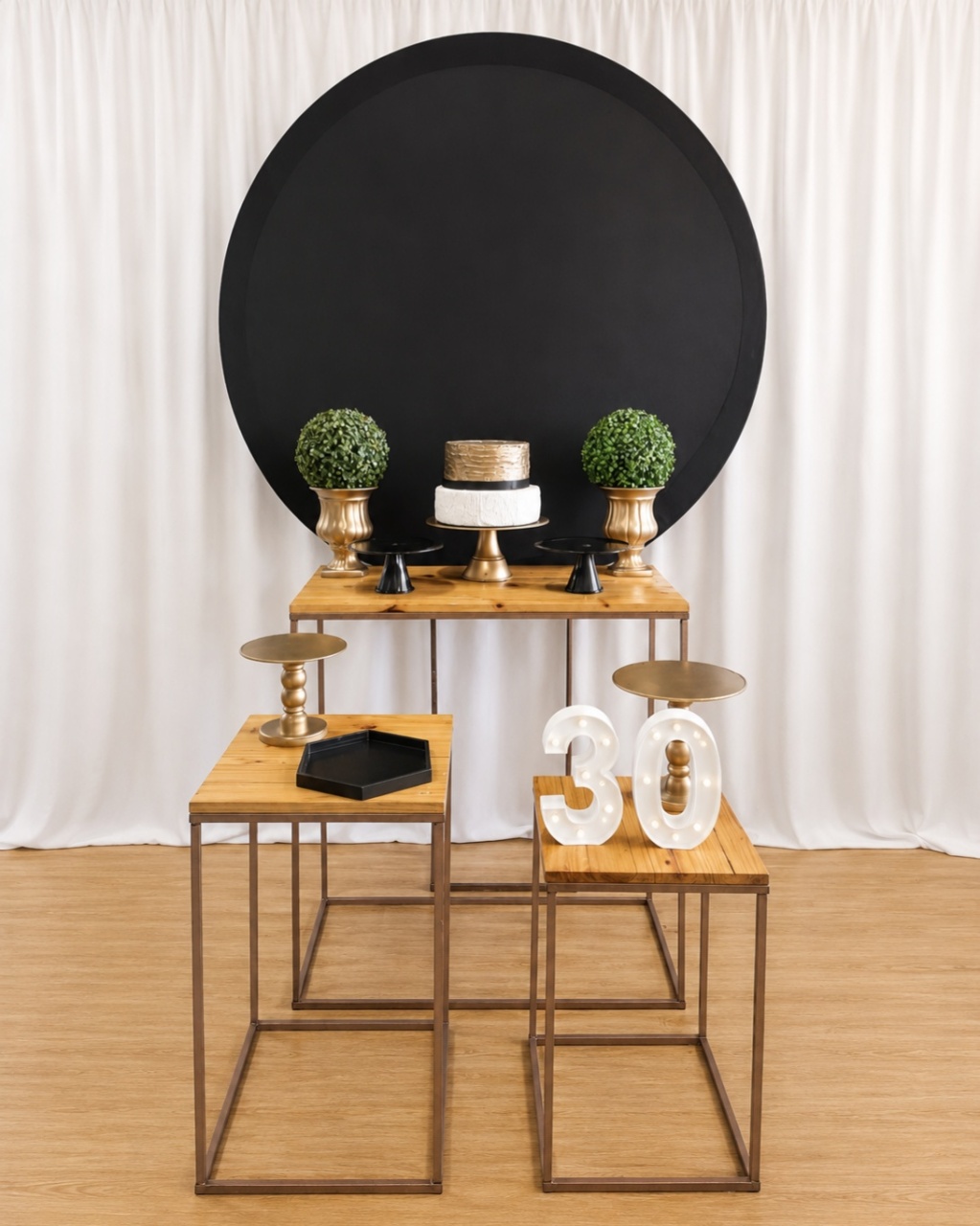 Preto E Dourado Composição 7485 - Rocha Decorações Pegue e Monte Itatiba
