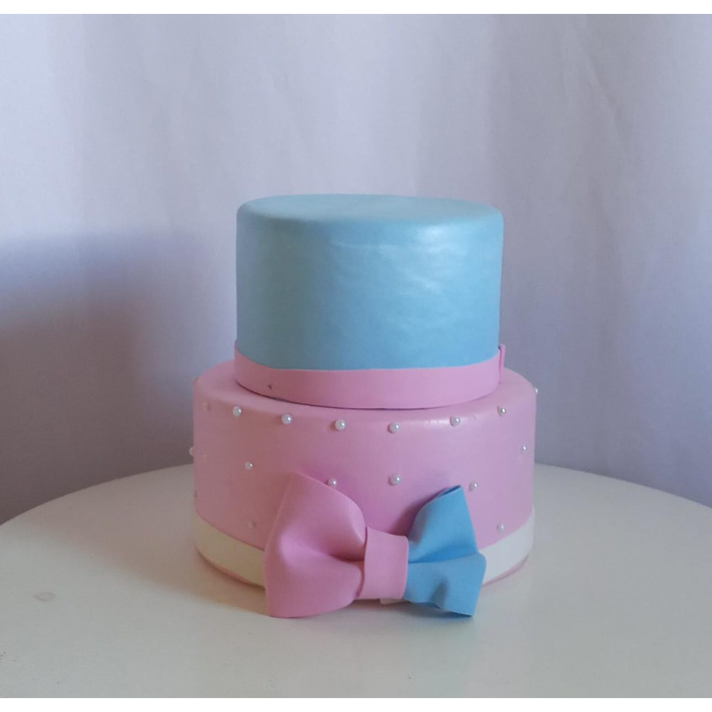 Bolo Cenógrafico/ Fake Cha Revelacao Rosa E Azul Claro - Rocha Decorações