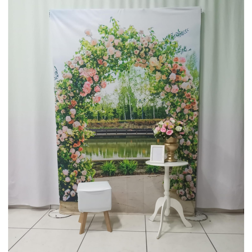 Cenário Para Foto Portal de Flores Composição - Rocha Decorações