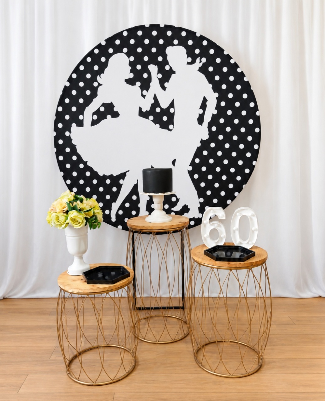 Anos 60 Preto E Branco Kit Premium - Rocha Decorações Pegue e Monte Itatiba