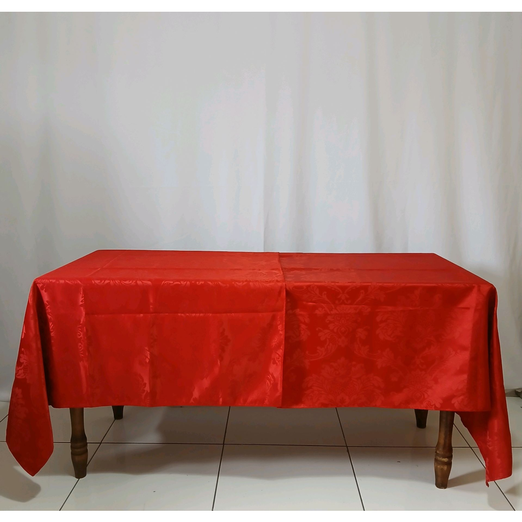 Mesa de Buffet Com Toalha Vermelha 1,60M - Rocha Decorações