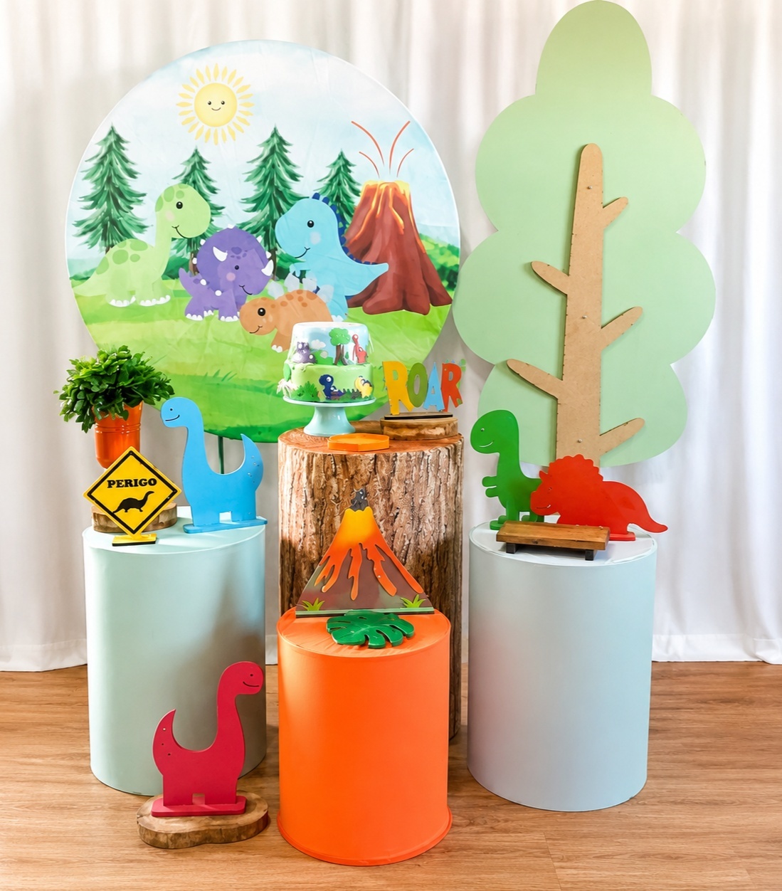 Dinossauro Baby Baby Composição K6589 - Rocha Decorações Pegue e Monte Itatiba