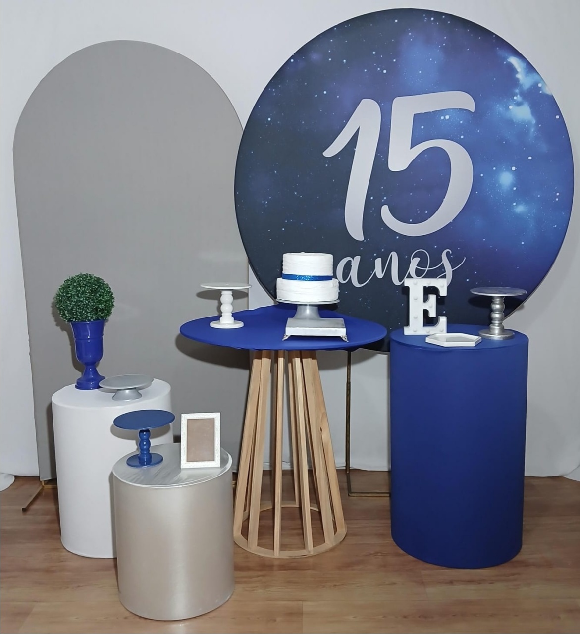 Masculino 15 Anos Composição - Rocha Decorações Pegue e Monte Itatiba