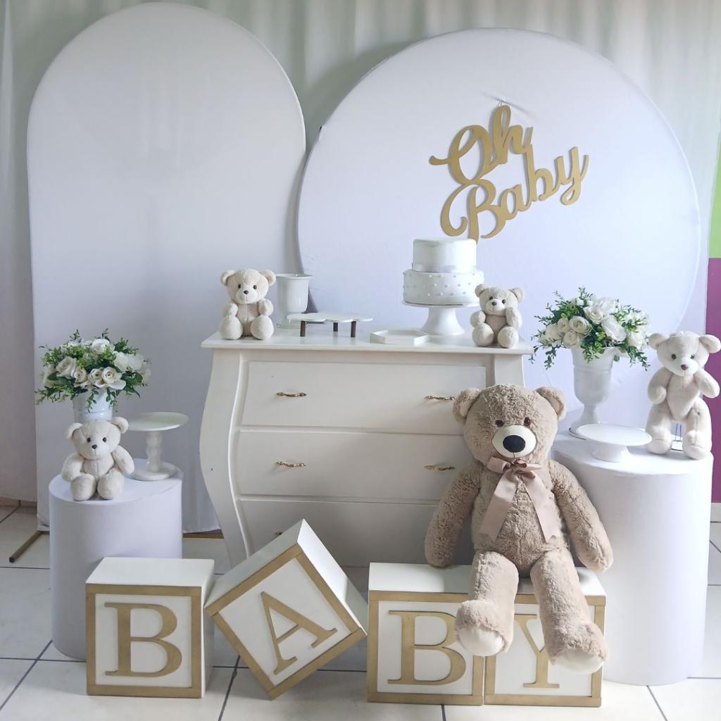 Cha Revelação Branco E Dourado Composição 002 - Rocha Decorações