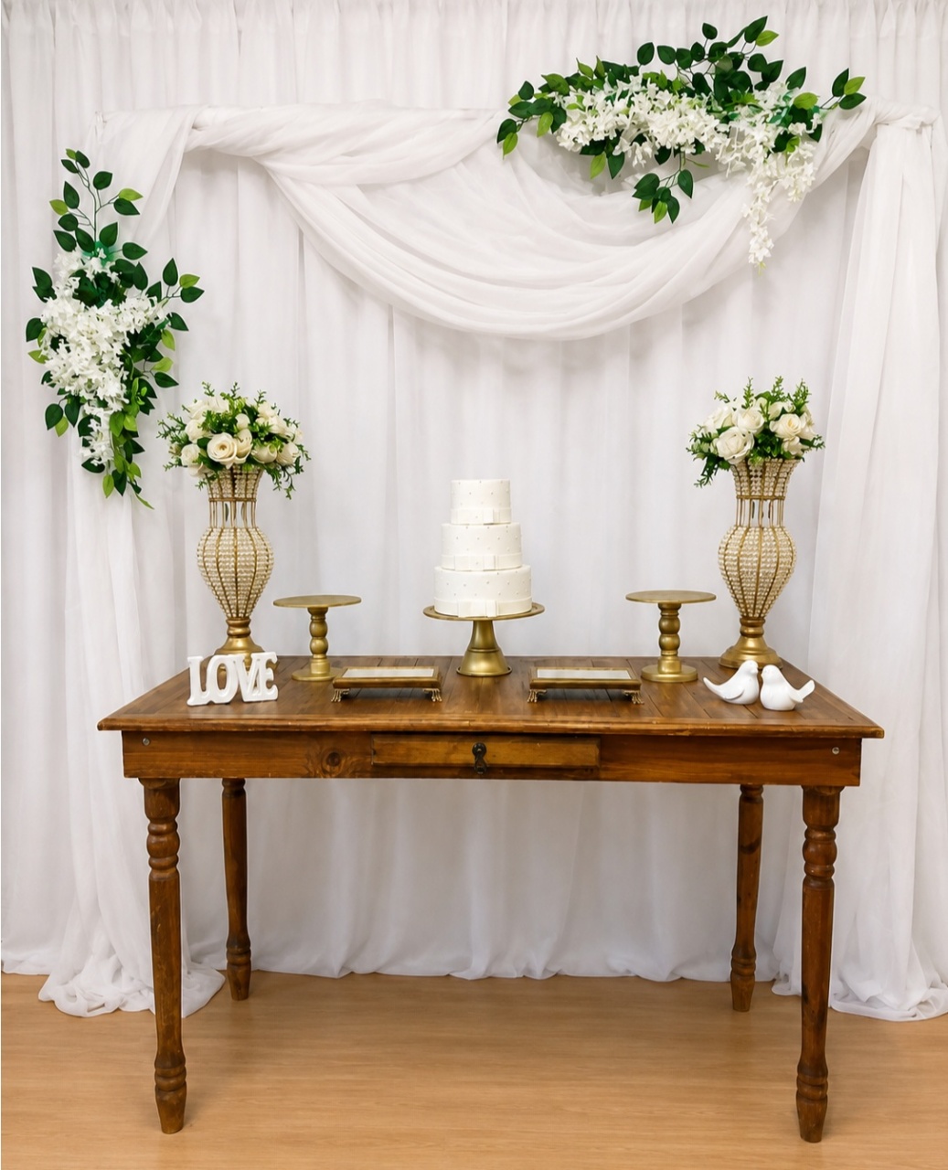 Casamento Com Arranjo de Flor No Painel 6003 - Rocha Decorações Pegue e Monte Itatiba