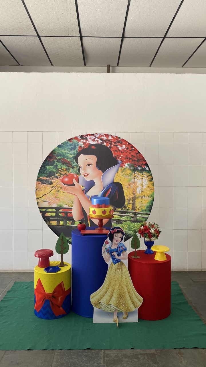 Branca de Neve- Bronze - AC Festas Pegue e Monte