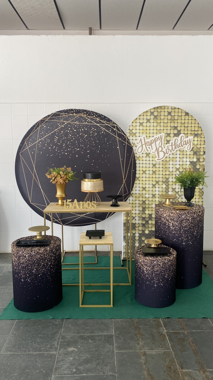 15 Anos Preto E Dourado- Diamante - AC Festas Pegue e Monte