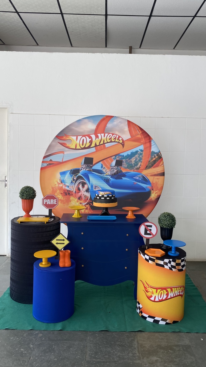 Hotweels- Ouro - AC Festas Pegue e Monte