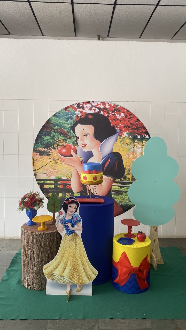 Branca de Neve- Árvore - AC Festas Pegue e Monte