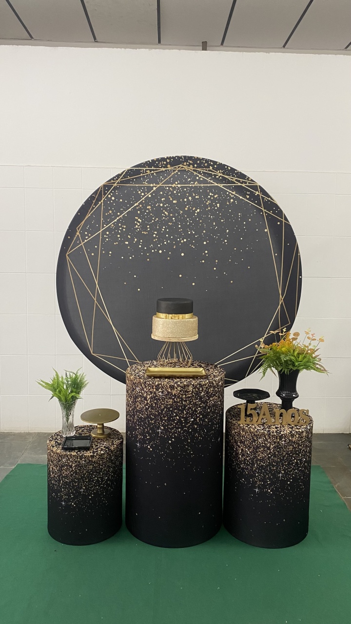 15 Anos - Preto E Dourado - AC Festas Pegue e Monte