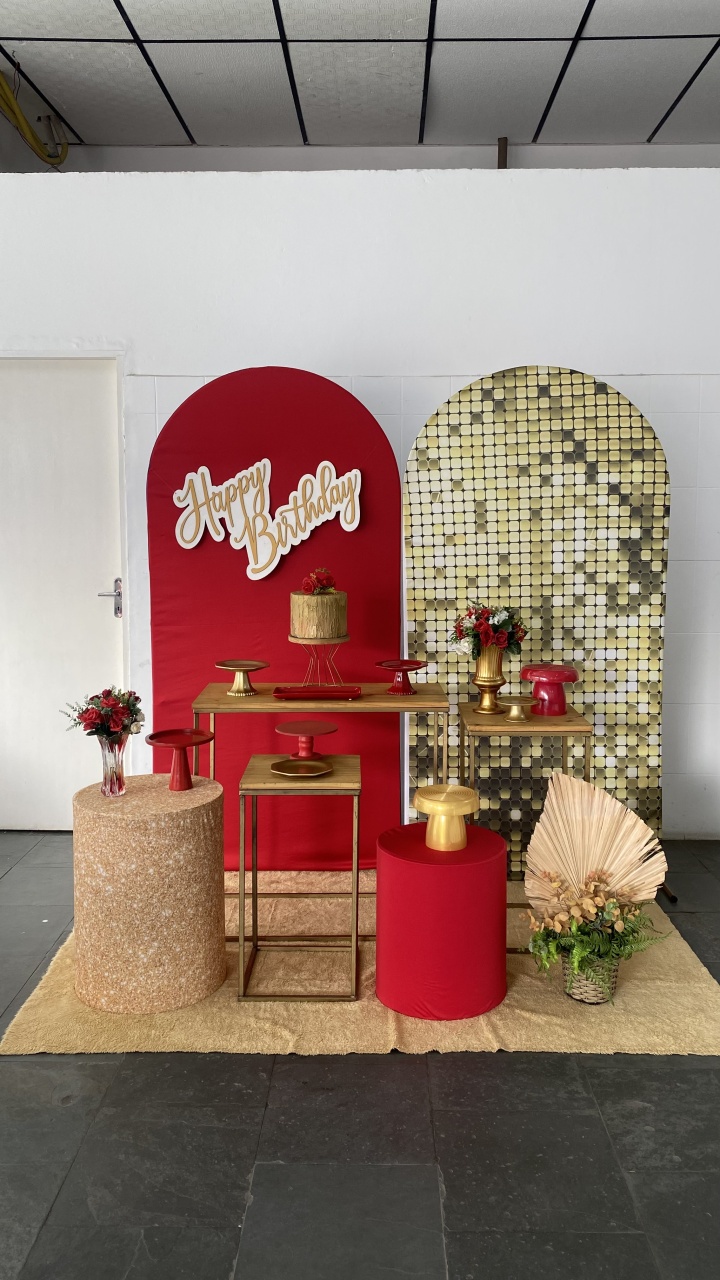 Feminino Vermelho E Dourado- Luxo - AC Festas Pegue e Monte