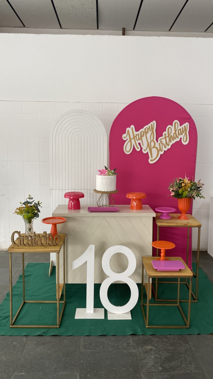Pink Com Laranja- Cômoda Bege - AC Festas Pegue e Monte