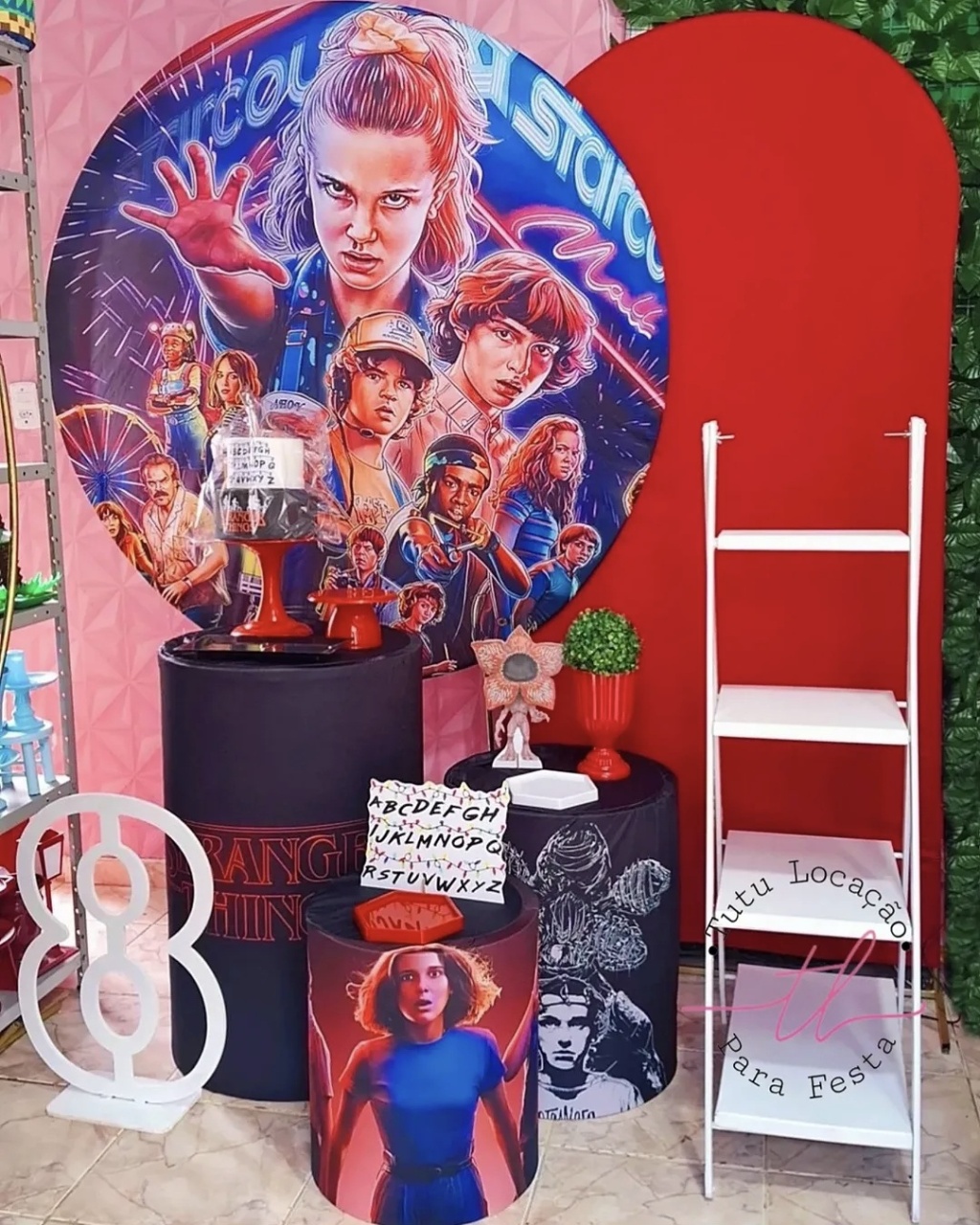 Stranger Things Vai Ter Festa - Tutu Locação 