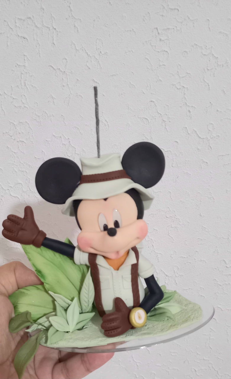 Topo de Bolo Mickey Safari - Cantinho dos sonhos 