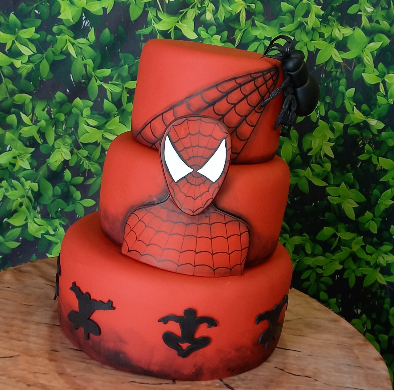 Locação Bolo Homem Aranha - Cantinho dos sonhos 
