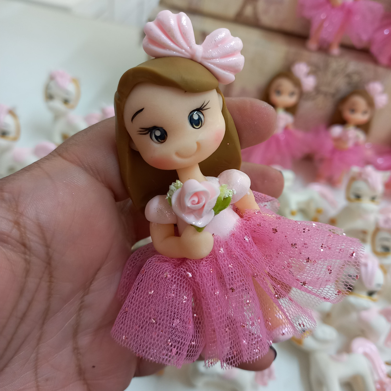 Menininha Em Biscuit ( Unidade) - Cantinho dos sonhos 