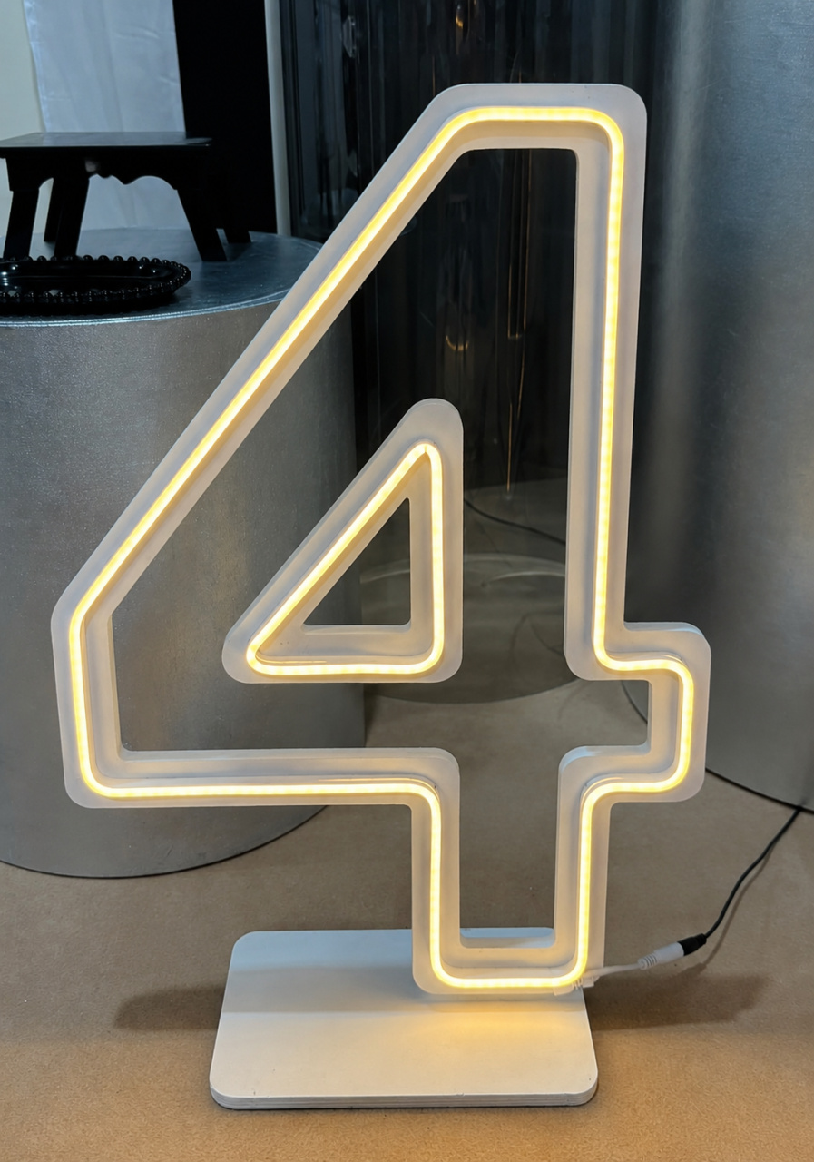 Led de Chão 4 Na Cor Branco Quente 50Cm - Ateliê Festas