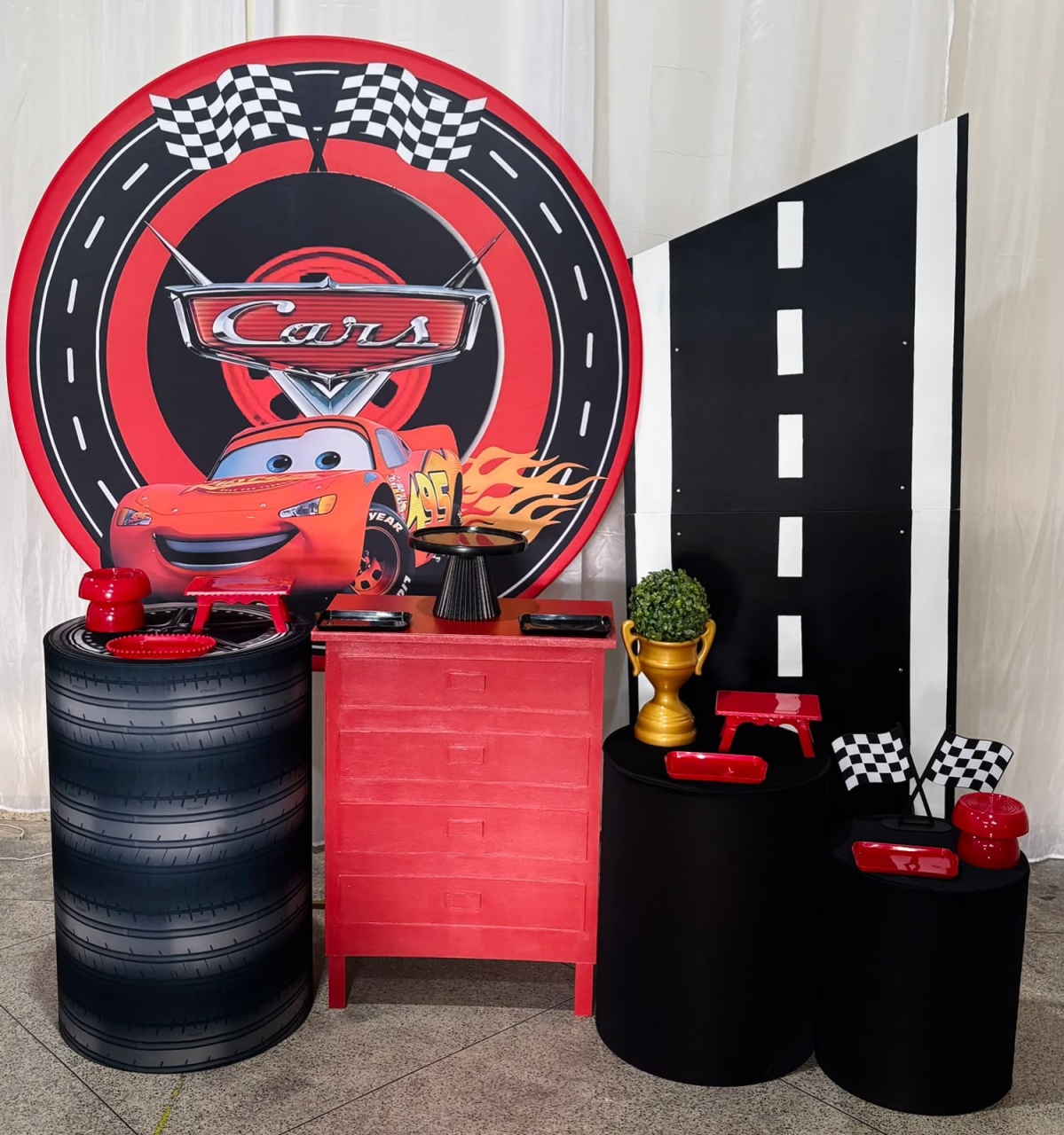 Kit Prata Relâmpago Mcqueen/Carros Painel Pista - Ateliê Festas