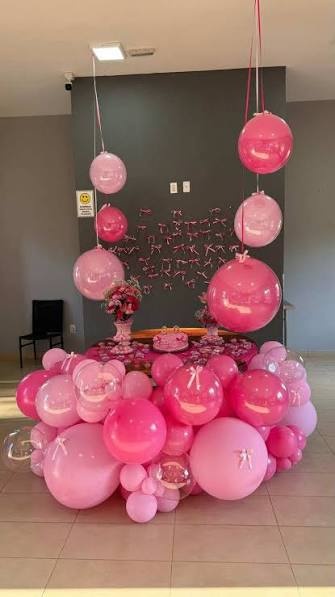 Arranjo de Balão Embaixo da Mesa - Ateliê Festas