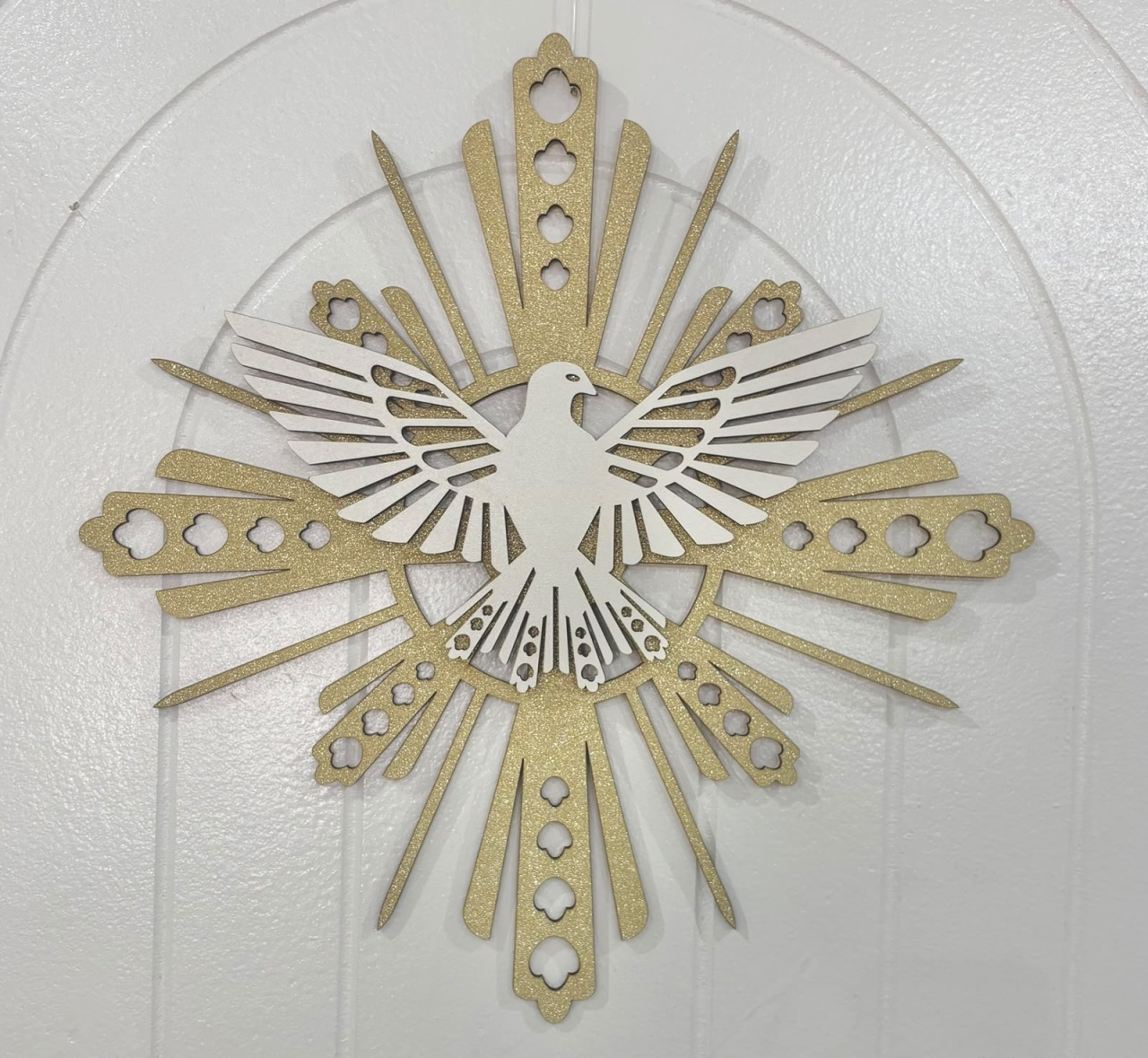 Símbolo de Painel Divino Espírito Santo Dourado Claro - Ateliê Festas