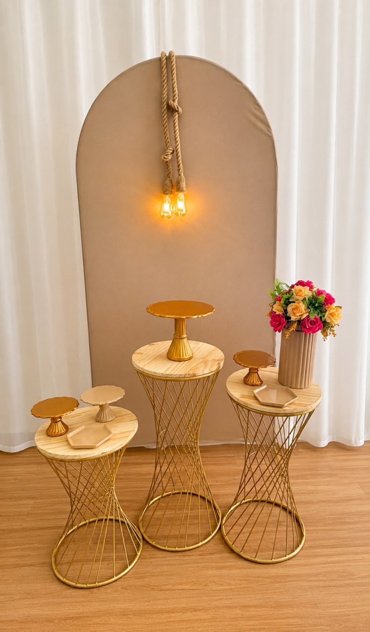 Kit Bege Com Mesas Douradas Redondas - Ateliê Festas