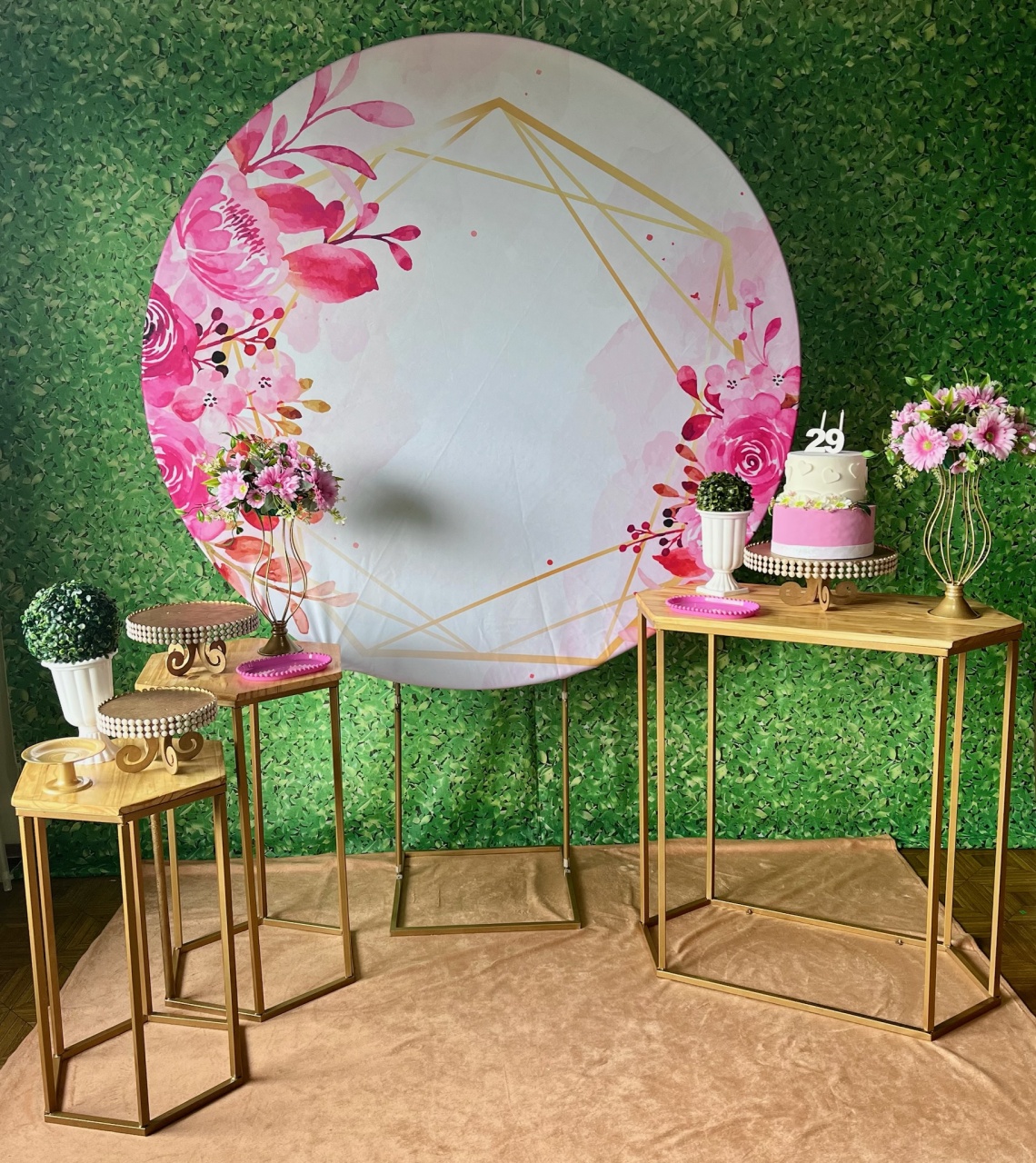 Floral C/ Mesas Sextavadas - Decoreli Decorações Pegue e Monte