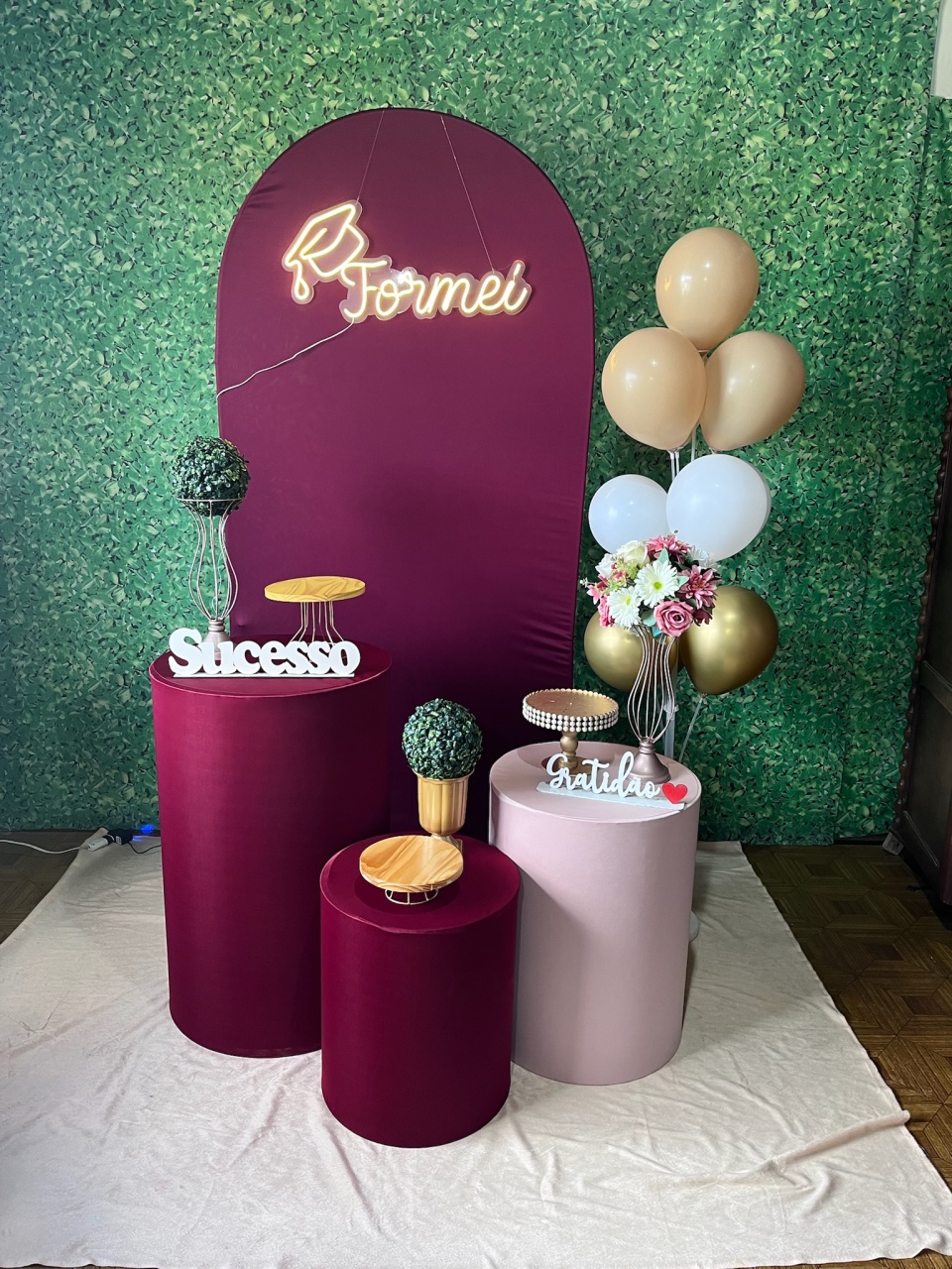 Formatura Marsala E Nude - Decoreli Decorações Pegue e Monte