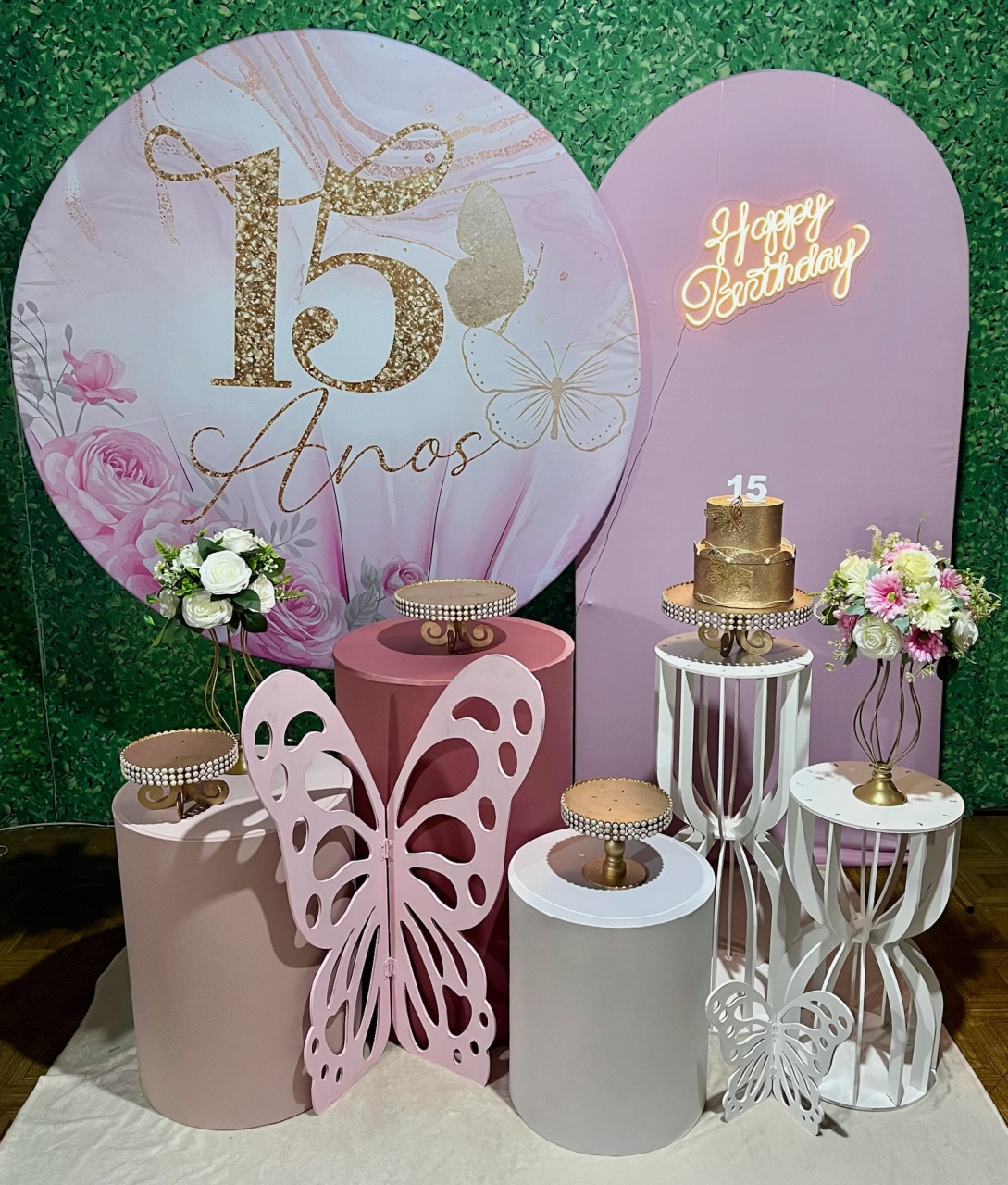 15 Anos Rosa - Decoreli Decorações Pegue e Monte