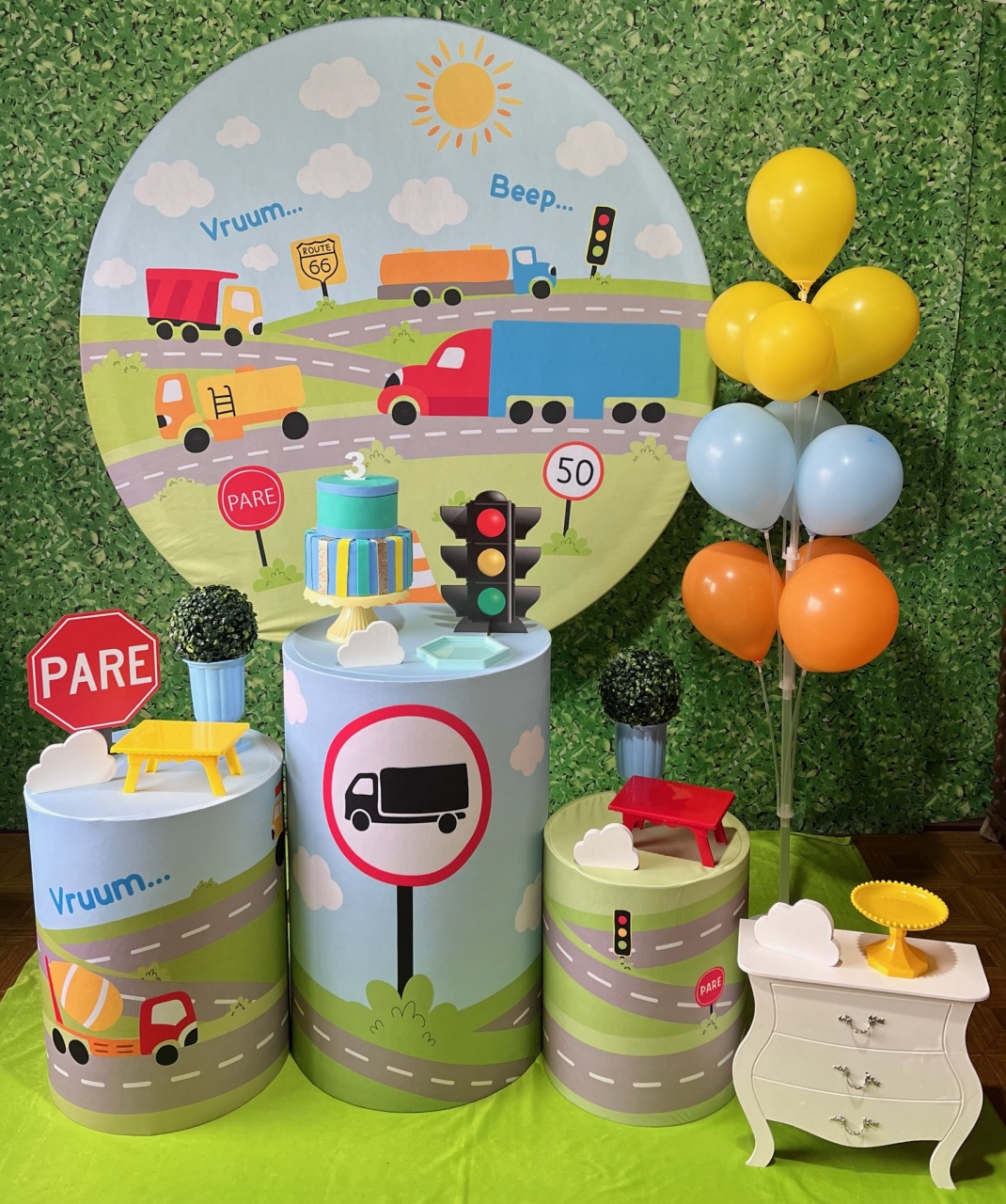 Caminhões - Kit Médio - Decoreli Decorações Pegue e Monte