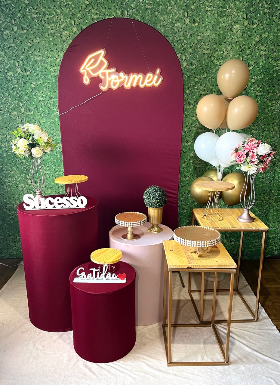 Formatura Marsala E Nude 2 - Decoreli Decorações Pegue e Monte