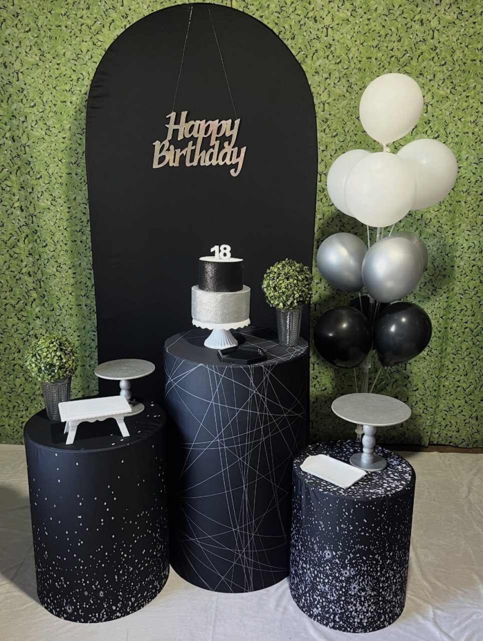 Preto E Prata Romano - Decoreli Decorações Pegue e Monte