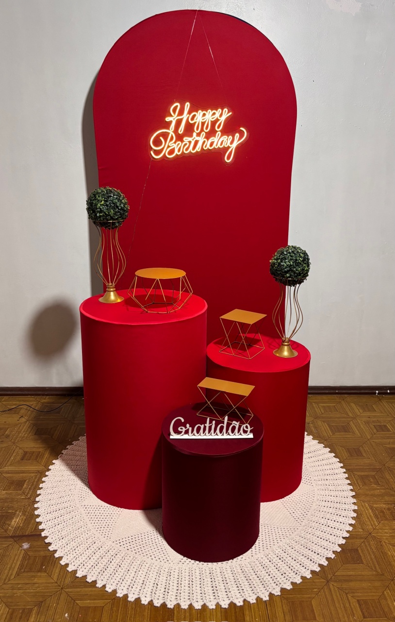 Happy Birthday Liso Vermelho - Decoreli Decorações Pegue e Monte