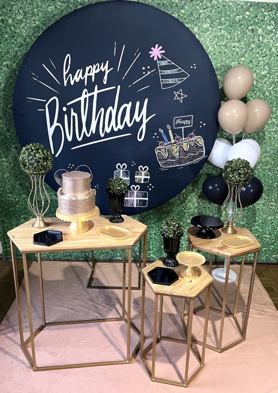 Happy Birthday Giz + Mesas Metal - Decoreli Decorações Pegue e Monte